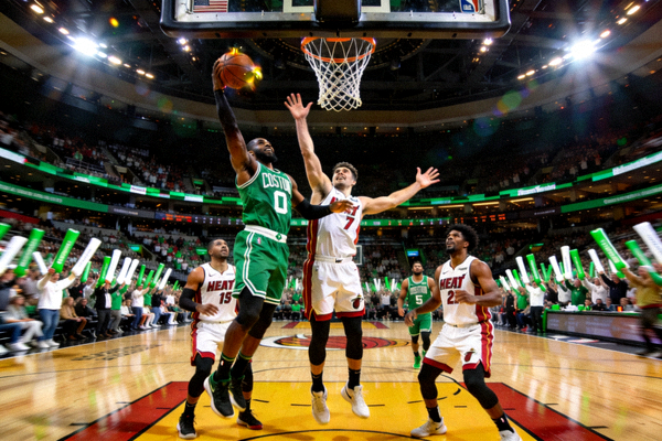 NBA东部决赛凯尔特人战胜热火队的精彩瞬间
